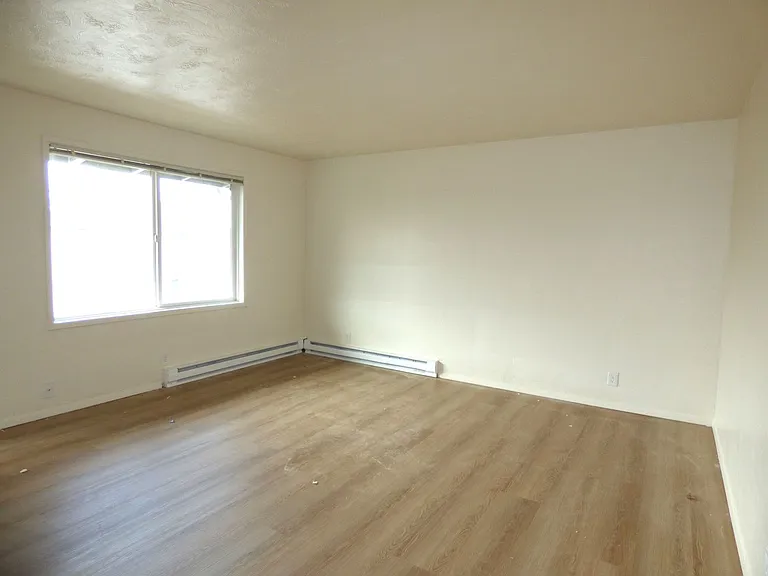 721-759 Hawthorne Ave NE — Photo 5