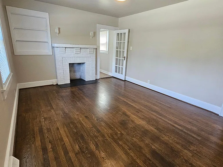 2321 Celia Ave — Photo 2