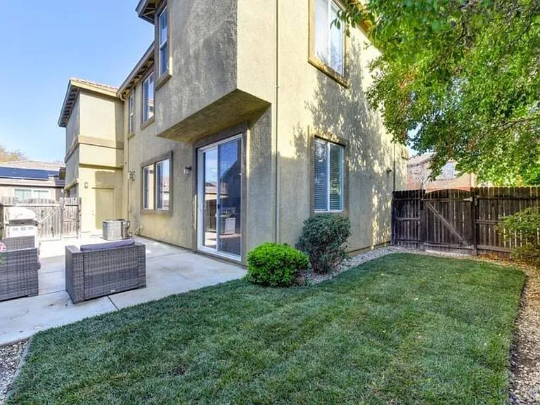 390 Caravaggio Cir — Photo 31