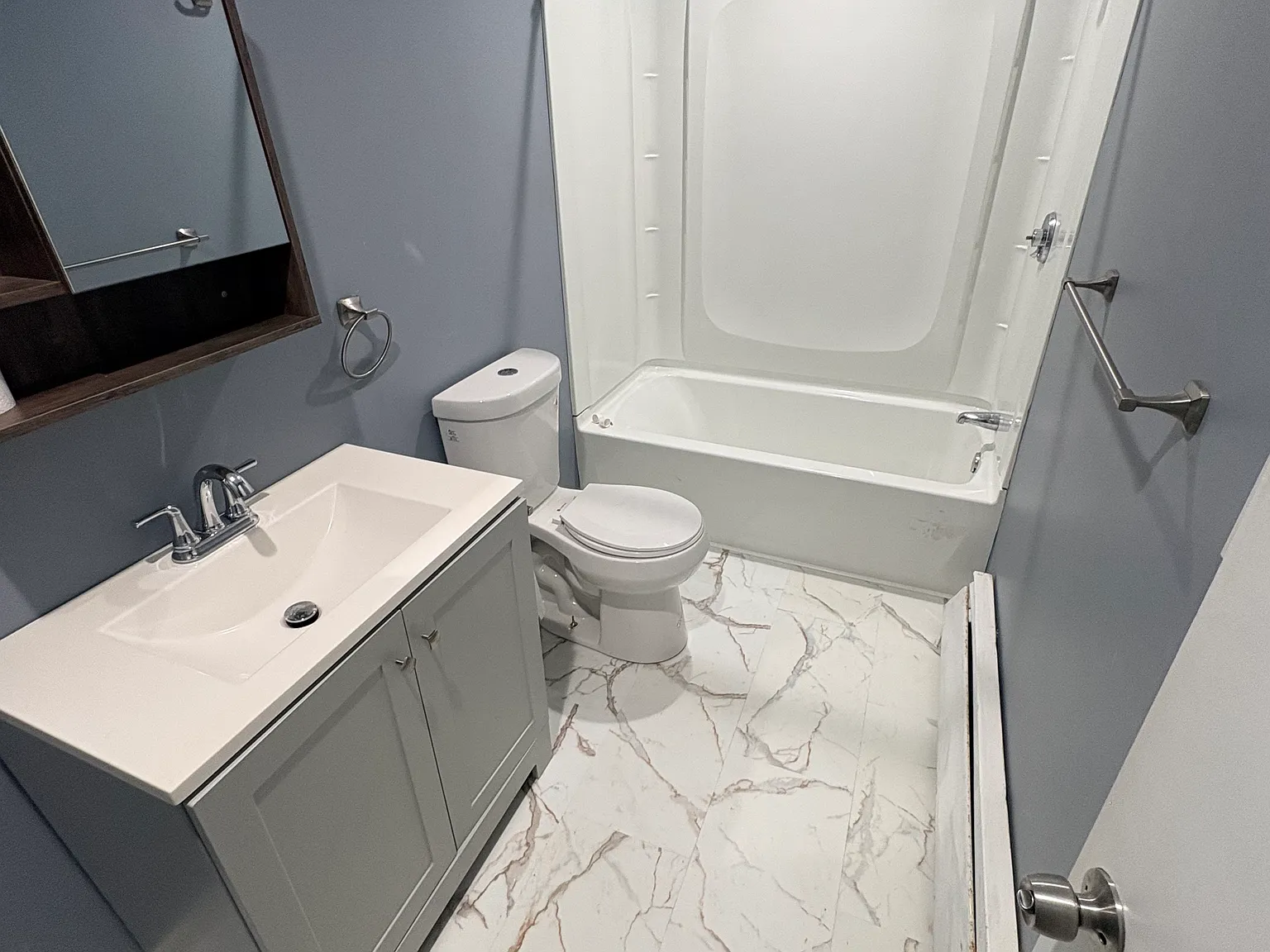 2 bed, 1000 sqft, $2,095 — Photo 3