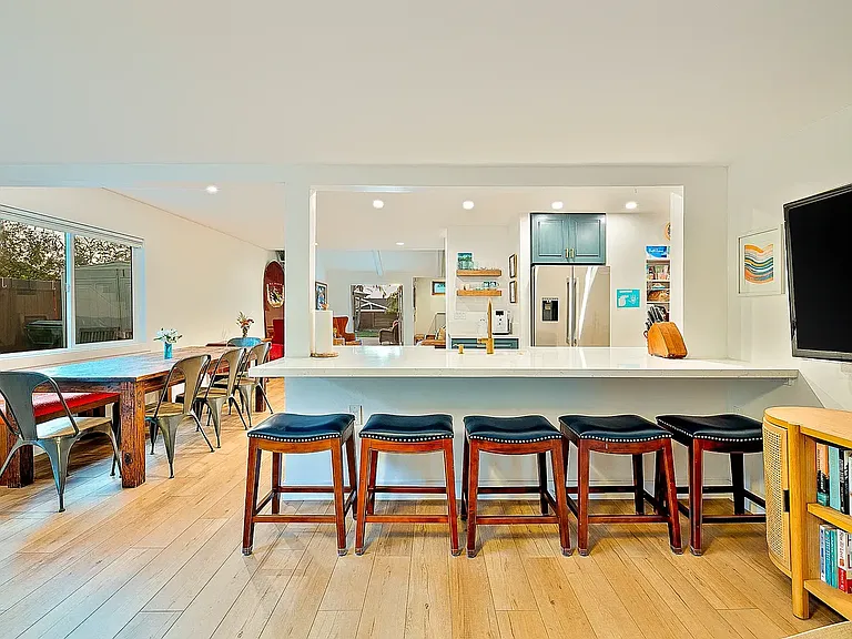 1885 Pariva Dr — Photo 16