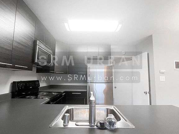 3rd image of 3927 Mississippi St APT 8