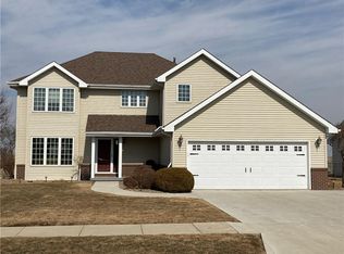 2408 N 7th Avenue Pl E, Newton, IA 50208