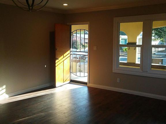 4th image of 84 N Grand Oaks Ave