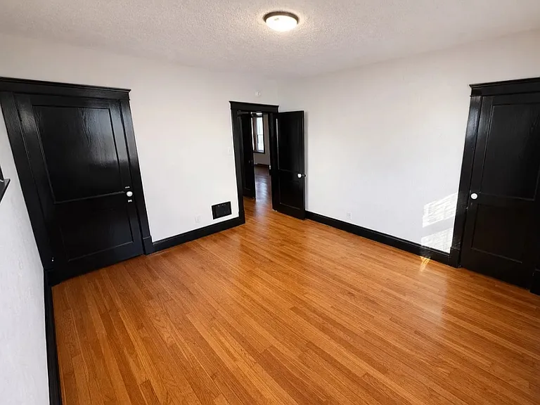 5448 Lisette Ave — Photo 6