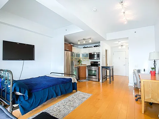 Rented by City Connections Realty | media 6