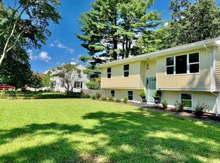 54 Pomeroy Ln, Amherst, MA 01002