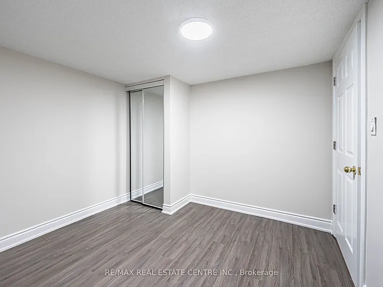 2 Milner Rd #BASEMENT — Photo 22