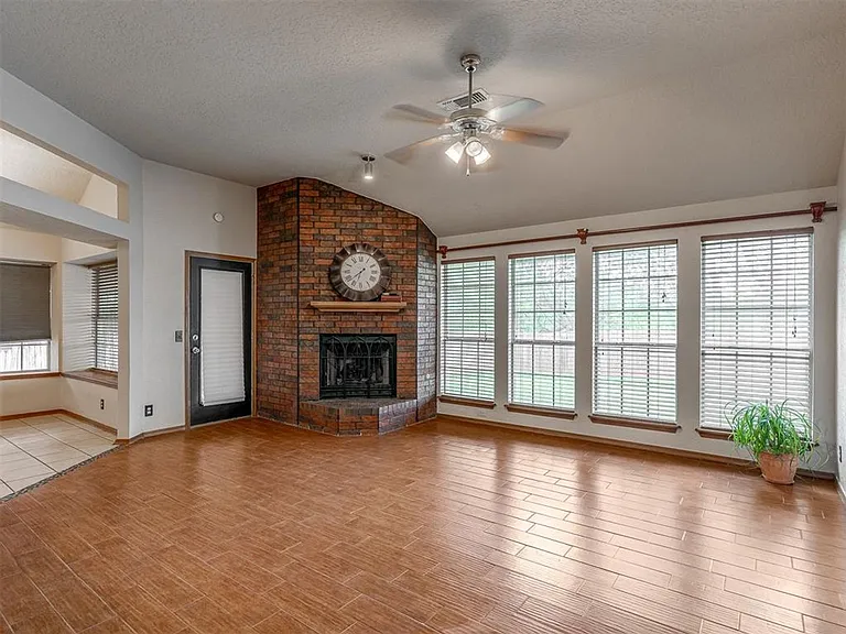1019 Pruett Dr — Photo 6