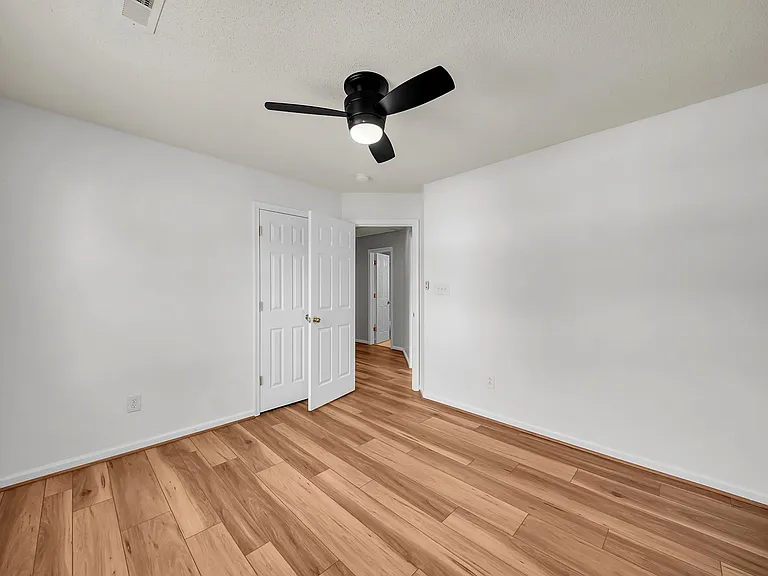408 Holmes Blvd — Photo 50