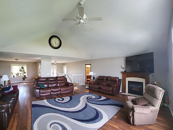 2nd image of 1031 N Crandell Dr