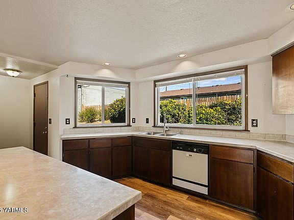 4th image of 3805 W Prasch Ave