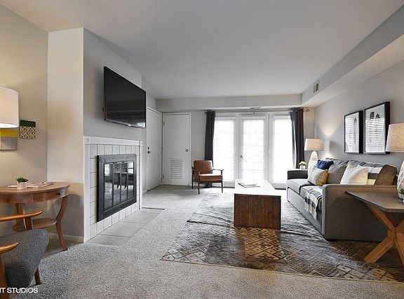 3rd image of 848 Atlantic Ave APT C