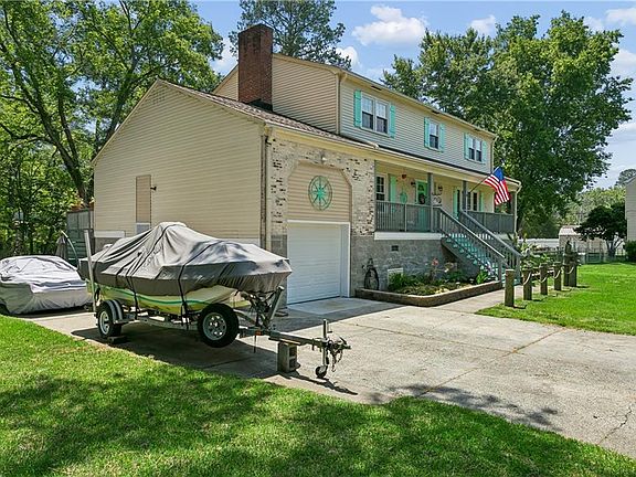 3rd image of 6 Kathy Dr