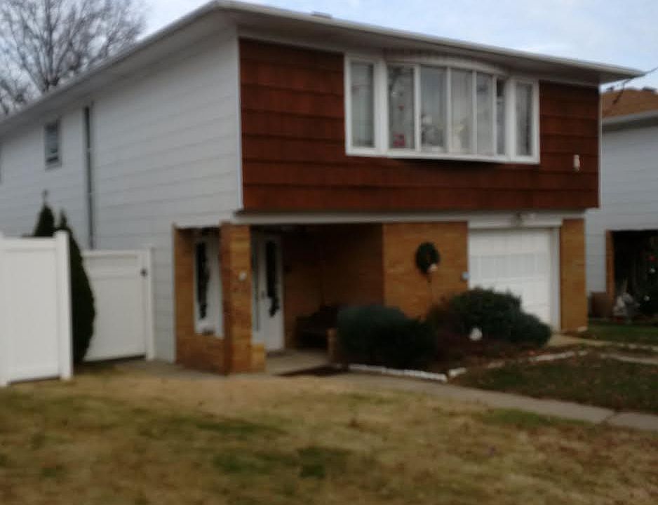 1st image of 115 Emmet Ave