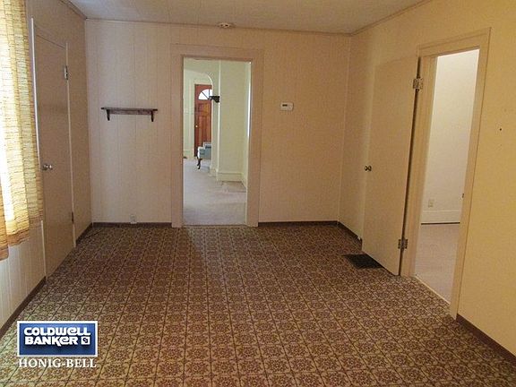 4th image of 122 W Hickory St