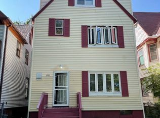 1025 N 24th St APT 1, Milwaukee, WI 53233