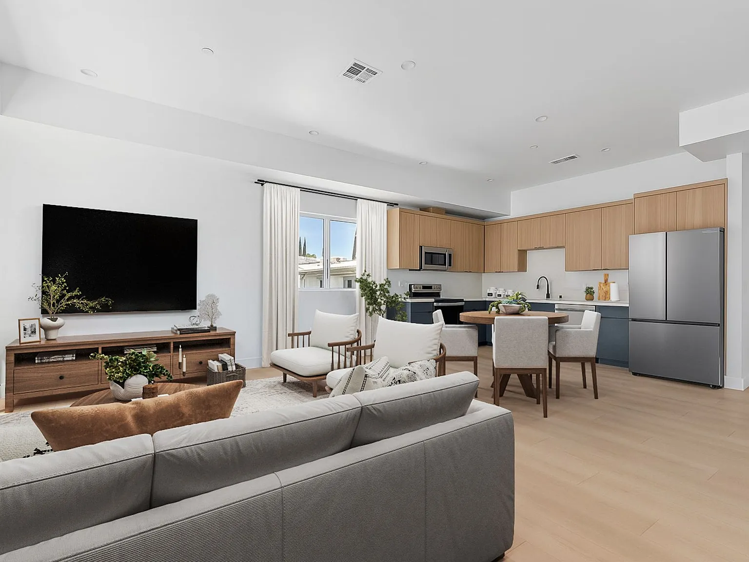 Top-of-the-Line Luxury Units in the Culver City Art District — Photo 2