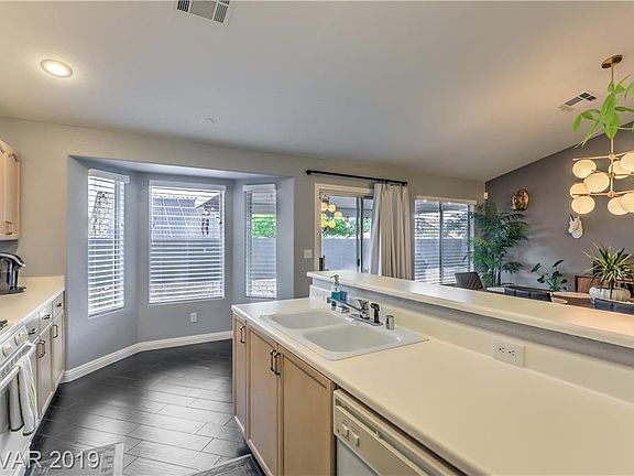 4th image of 4668 Carmar Dr