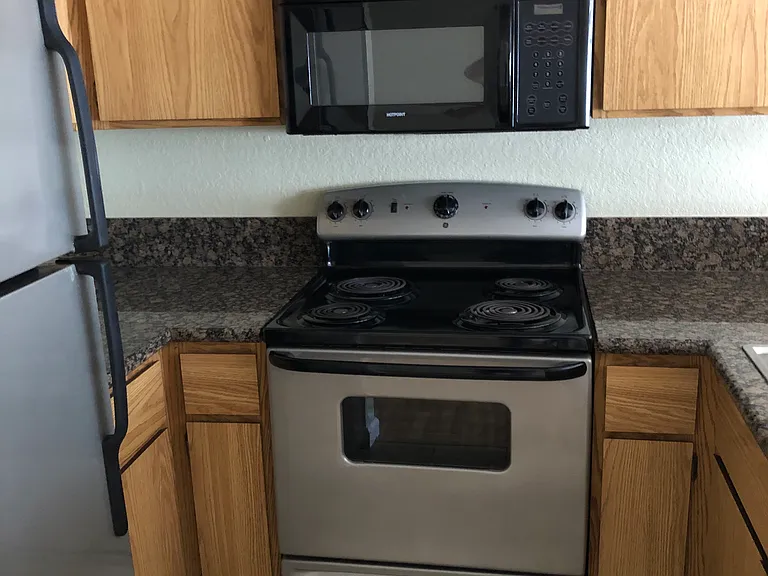 2743 B St #14 — Photo 18