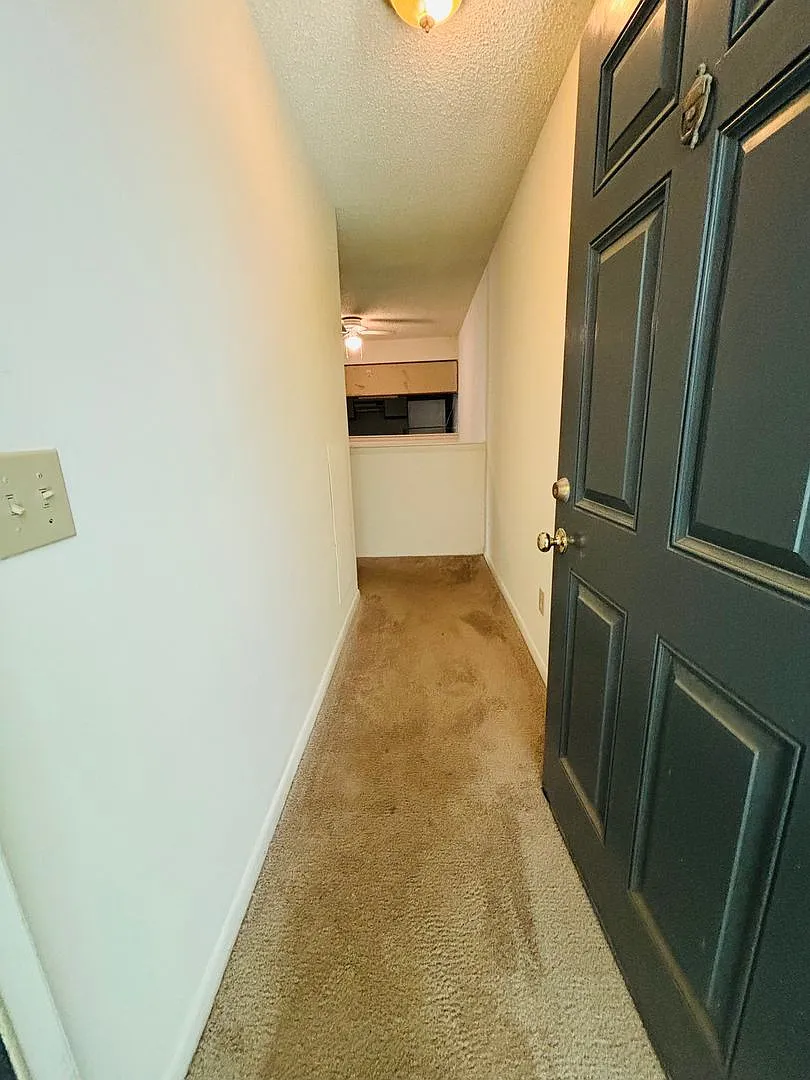 2 Bedroom 2 Bath Condo — Photo 3