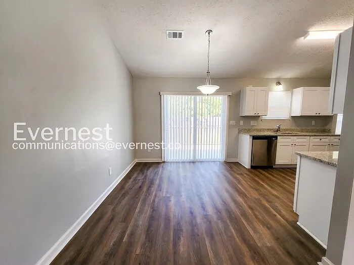 5611 La Fleur Trl — Photo 8