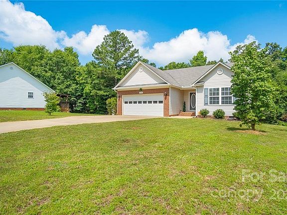 2nd image of 453 Eden Oaks Dr