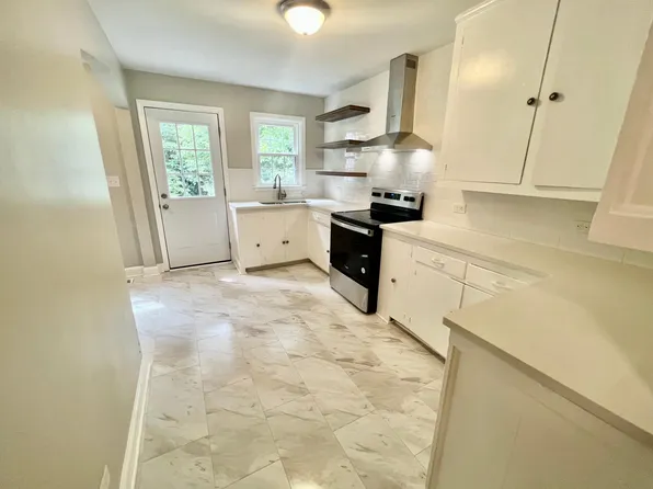 23 Oak St, Belmont, NC 28012