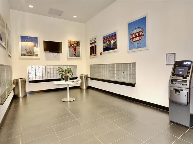 389 Washington St #20A — Photo 31
