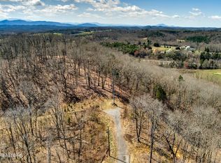 Ridgeline Trl, Dandridge, TN 37725