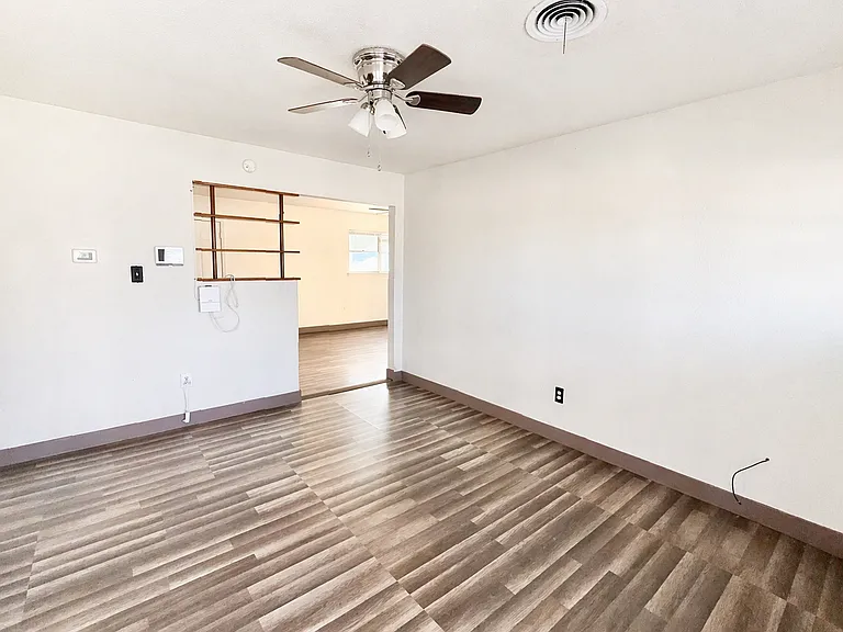 2109 Terrace Dr — Photo 2