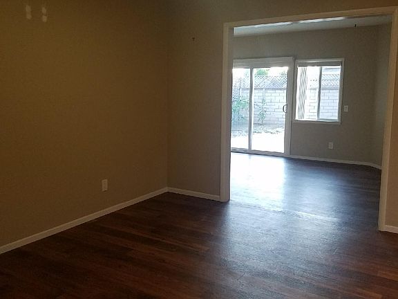 3rd image of 315 Brightview Dr