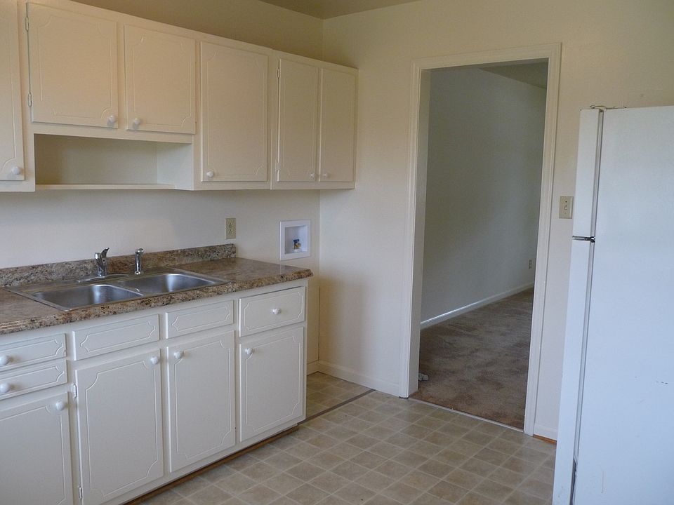 2nd image of 2305 Yanceyville St
