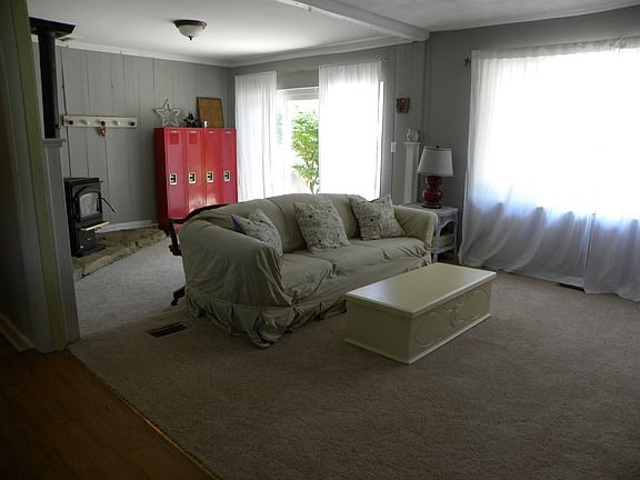 Living and sunken den