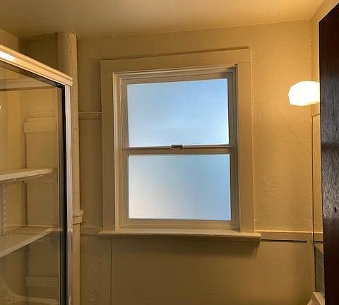 5th image of 2117 N Pacific Ave