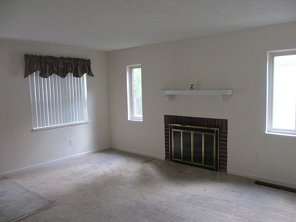 4th image of 1523 Westona Dr