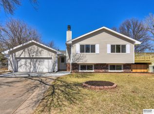13218 Z St, Omaha, NE 68137