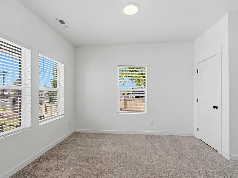 244 N 200 E — Photo 29