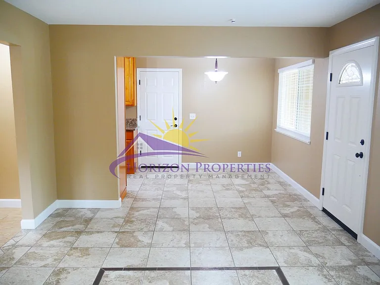 1405 Lisbon Ave — Photo 5