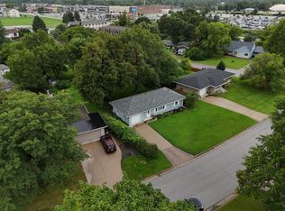 624 River Oak Dr, Ames, IA 50010