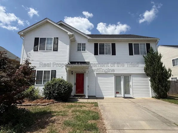 809 Topsail Dr, Browns Summit, NC 27214