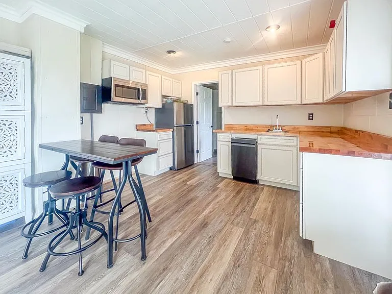 511 Riverview Ct — Photo 40