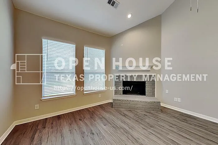 2839 Park Place Dr — Photo 3