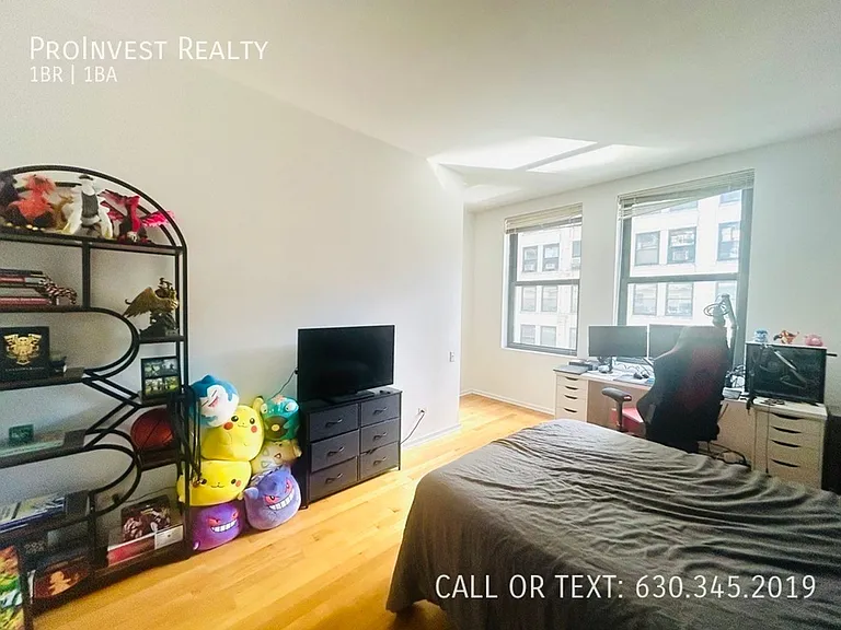 5 N Wabash Ave — Photo 10