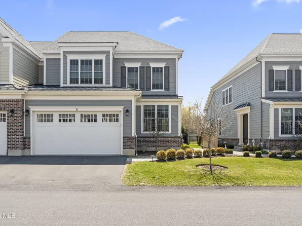 8 Cambridge Way, Latham, NY 12110