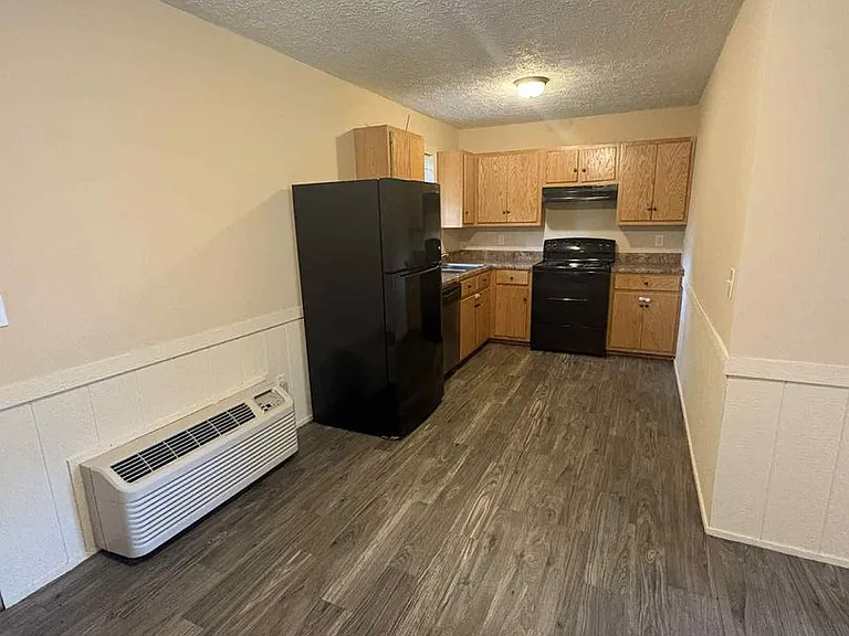 529 E Main St — Photo 17