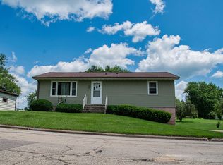 1215 7th Ave, Platteville, WI 53818