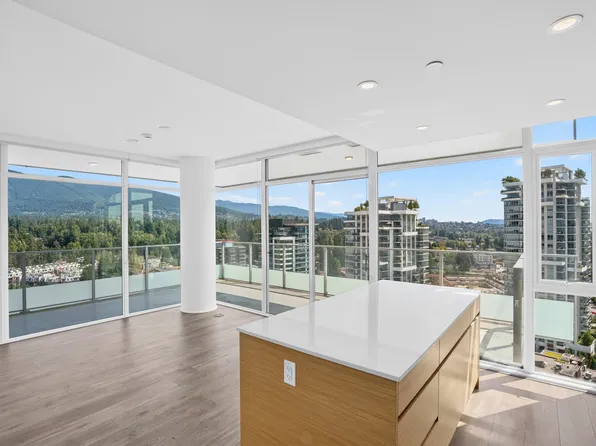 200 Klahanie Ct #1802, West Vancouver, BC V7P 0E4