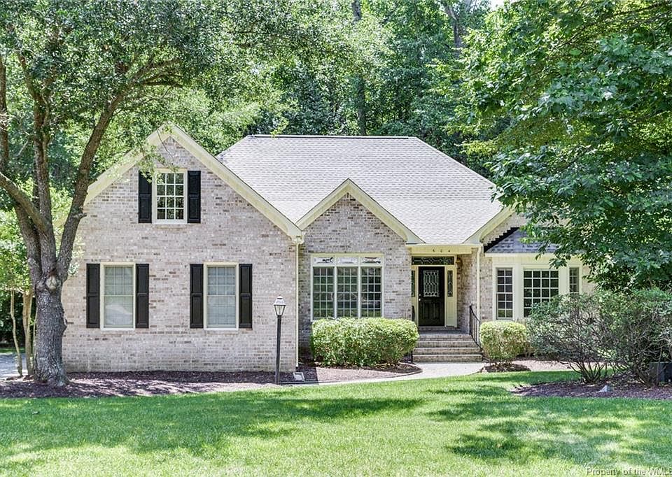 1st image of 604 Beechwood Dr