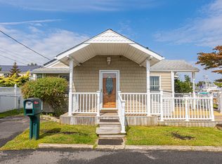 97 Ocean Ave, Bay Shore, NY 11706